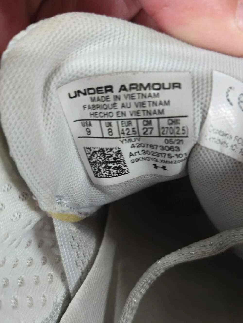 Under Armour Men's Light Gray Running Sneakers Size 9